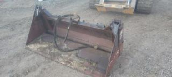 New Holland hydraulic combo bucket / needs hoses & couplers