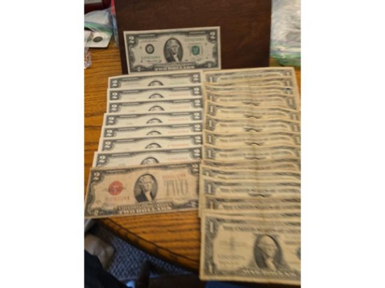 U.S. CURRENCY LOT INCLUDING 14 SILVER CERTIFICATES AND 8 $2. RED SEAL NOTES