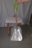 Shovel #14 Aluminum Scoop Western D-Handle