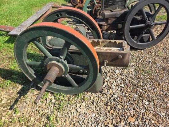 Hit & miss pump jack engine