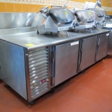 Traulsen refrigerated table