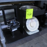 Accu-weigh dial scale w/ bag holder