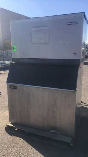 Scotsman Icemaker W/ Bin