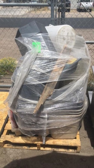 Pallet Of Misc Plasticware