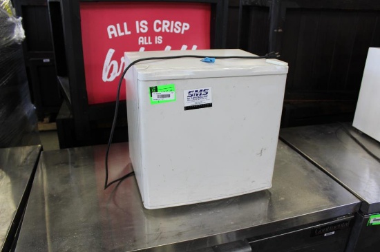 Chef Mate Mini Fridge