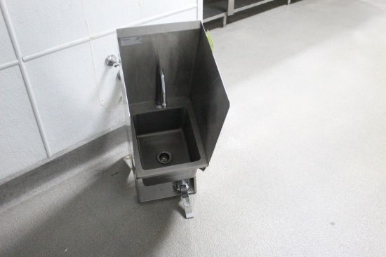 Knee Operated Hand Sink. 12x15x37"