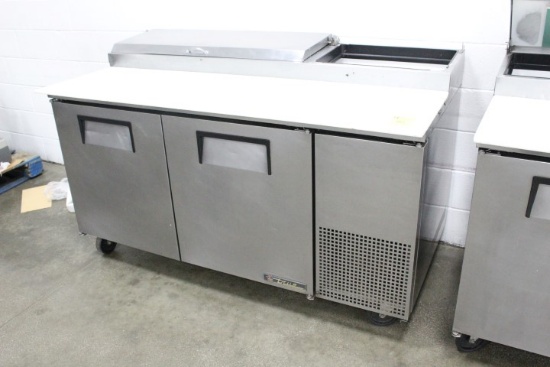 True Pizza Prep Table. Self Contained, 115 Volt, R134a - Model # TPP-67 - Serial # 7192911