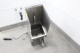 Knee Operated Hand Sink. 12x15x37