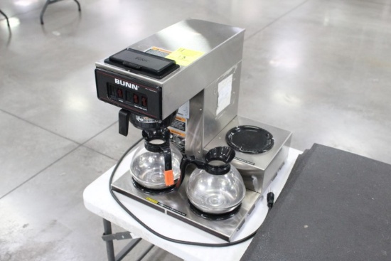 Bunn 3 burner coffee brewer. 120 volt, 1600 watt. - Model # VP17-3 - Serial # VP17163556