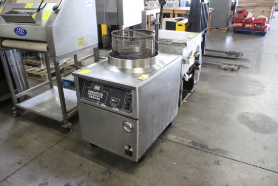 BKI Auto Lift Fryer