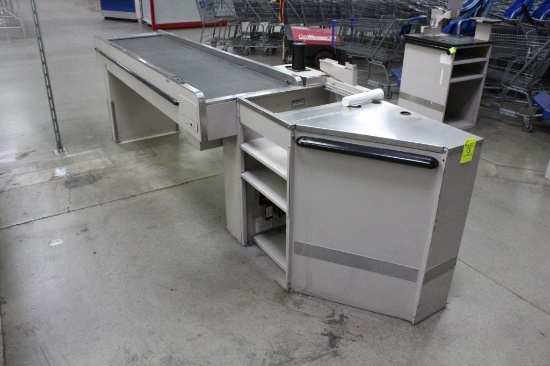 Pan-Oston Single Belt Checkstand. 140x33x37"