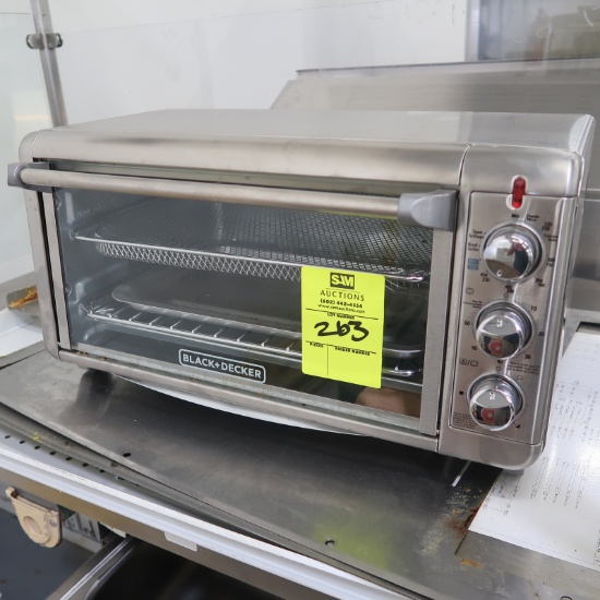 Black & Decker counter-top toaster oven