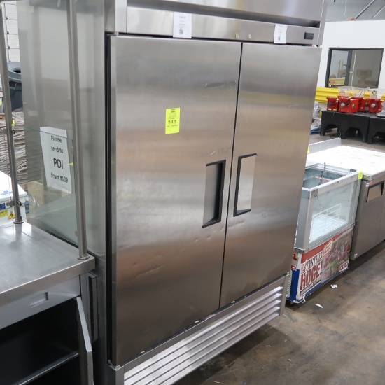 True 2-door refrigerator, stainless, self-contained