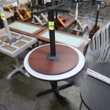 round cafe tables