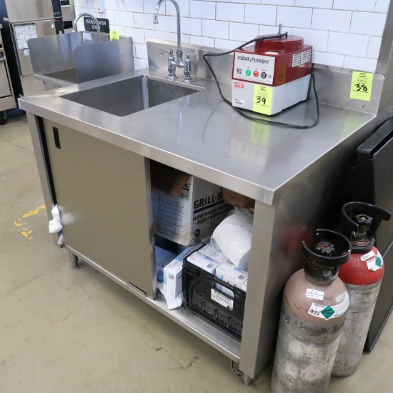 single compartment sink w/ R work surface & cabinets under