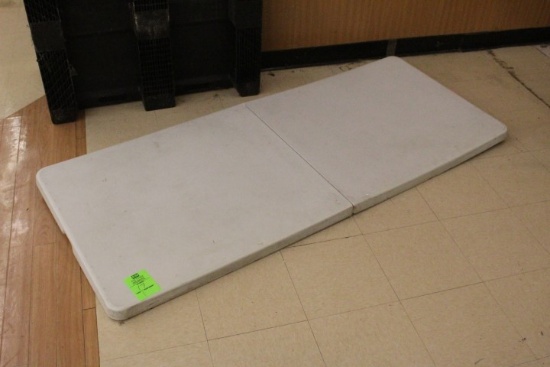 6' Plastic Folding Table