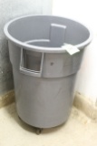 Rubbermaid trash can