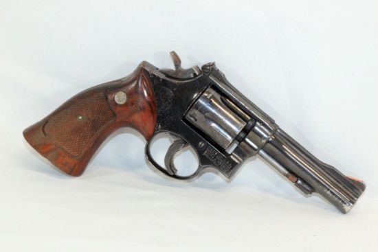 REVOLVER, SMITH & WESSON 15, .38 SPECIAL (USA)