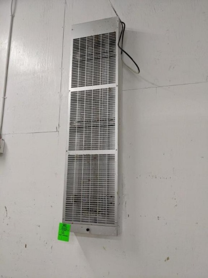 Hanging bug light
