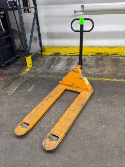 Titan 5500lbs pallet jack
