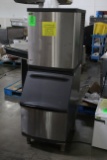 Manitowoc Ice Maker W/ Bin