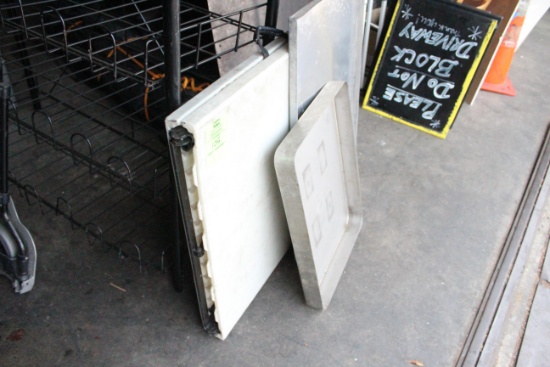 6' Plastic Folding Table
