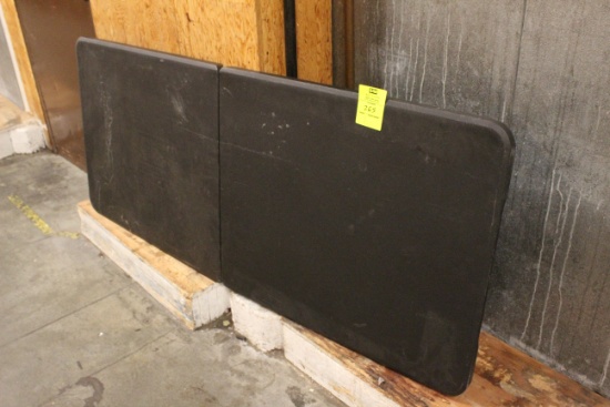 6' Plastic Folding Table