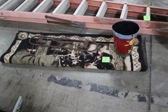 Area Rug W/ Wall Hanger And Trash Bin