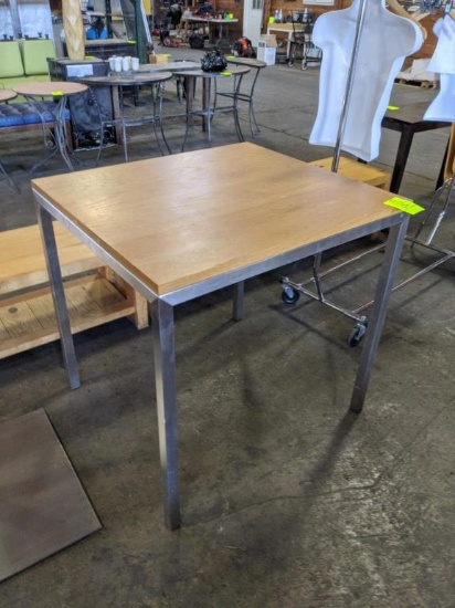 3ft x 3ft x 3ft wood top table