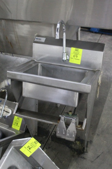 Knee-Operated Hand Sink