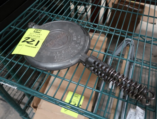 cast iron waffle cooker