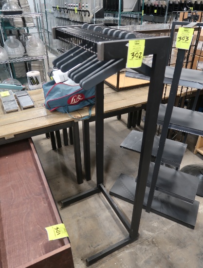 clothes hanging rack
