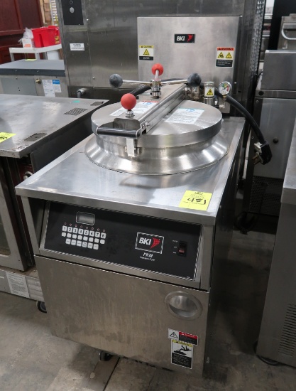 2017 BKI pressure fryer w/ extra basket & box of oil filter sheets