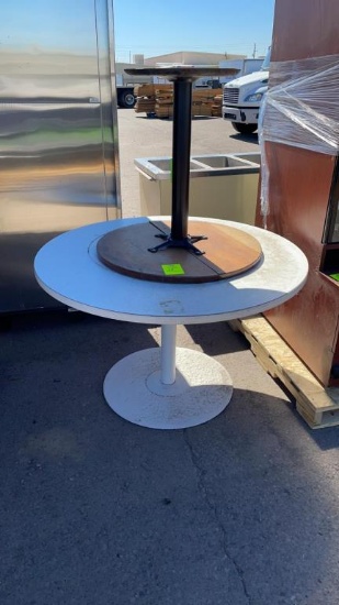 Round cafe tables
