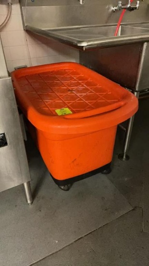 Super Soak Bin on Casters