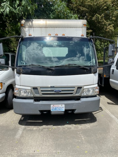 2006 Ford LCF Box Truck