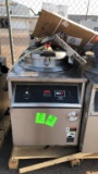 BKI FKM-F Pressure Fryer