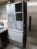 Hoshizaki ice machine w/ storage