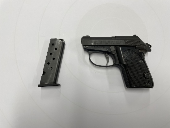 PISTOL, BERETTA 3032 TOMCAT, .32 CALIBER (USA), WITH MAGAZINE