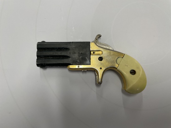 DERRINGER, .22 CALIBER (USA)