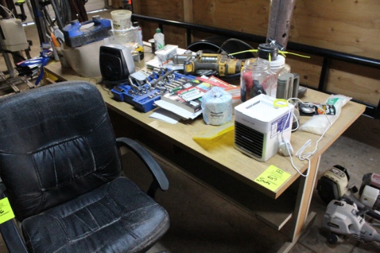 6' Desk And Contents