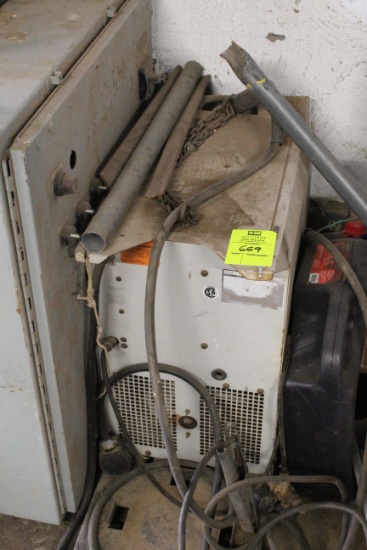Hussmann Battery Charger