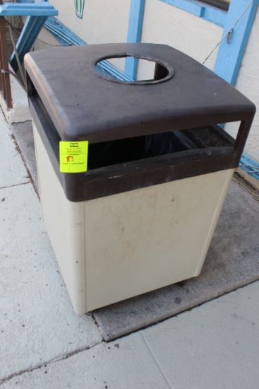Garbage Can Enclosure