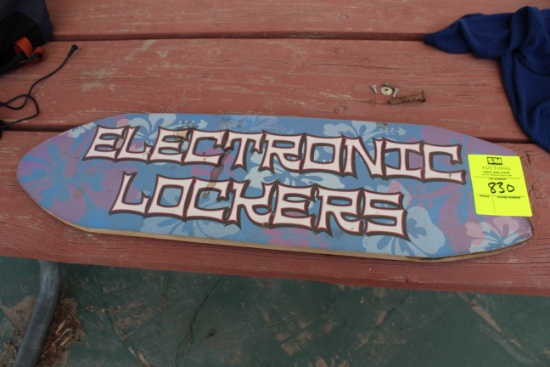32" Electronic Lockers Sign