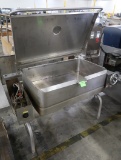 Groen tilt skillet, not complete