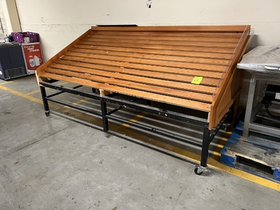 8ft x 5ft Slant Display