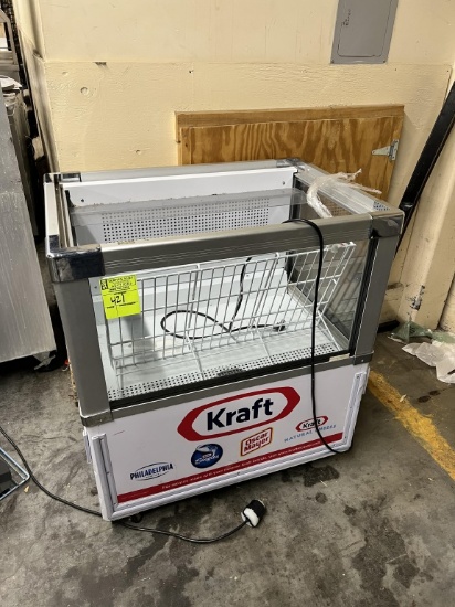 Refrigerated Portable Showcase