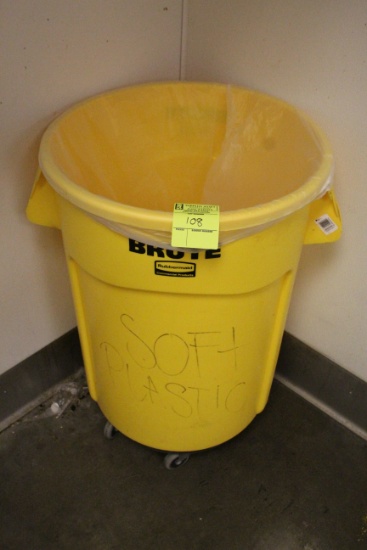 Brute Trash Can W/ Dolley