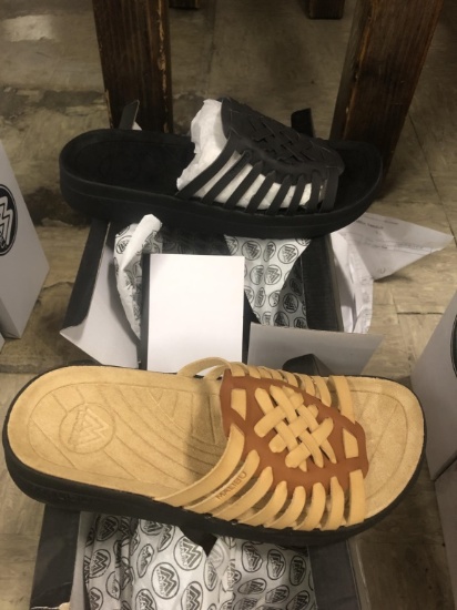 2 Pairs Of Malibu Humaliwo Sandals