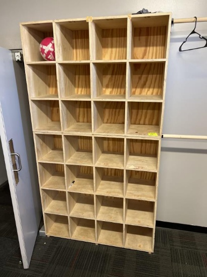 28 Hole Cubby